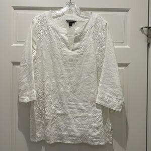 Tommy Bahama ladies white linen blouse. Size L